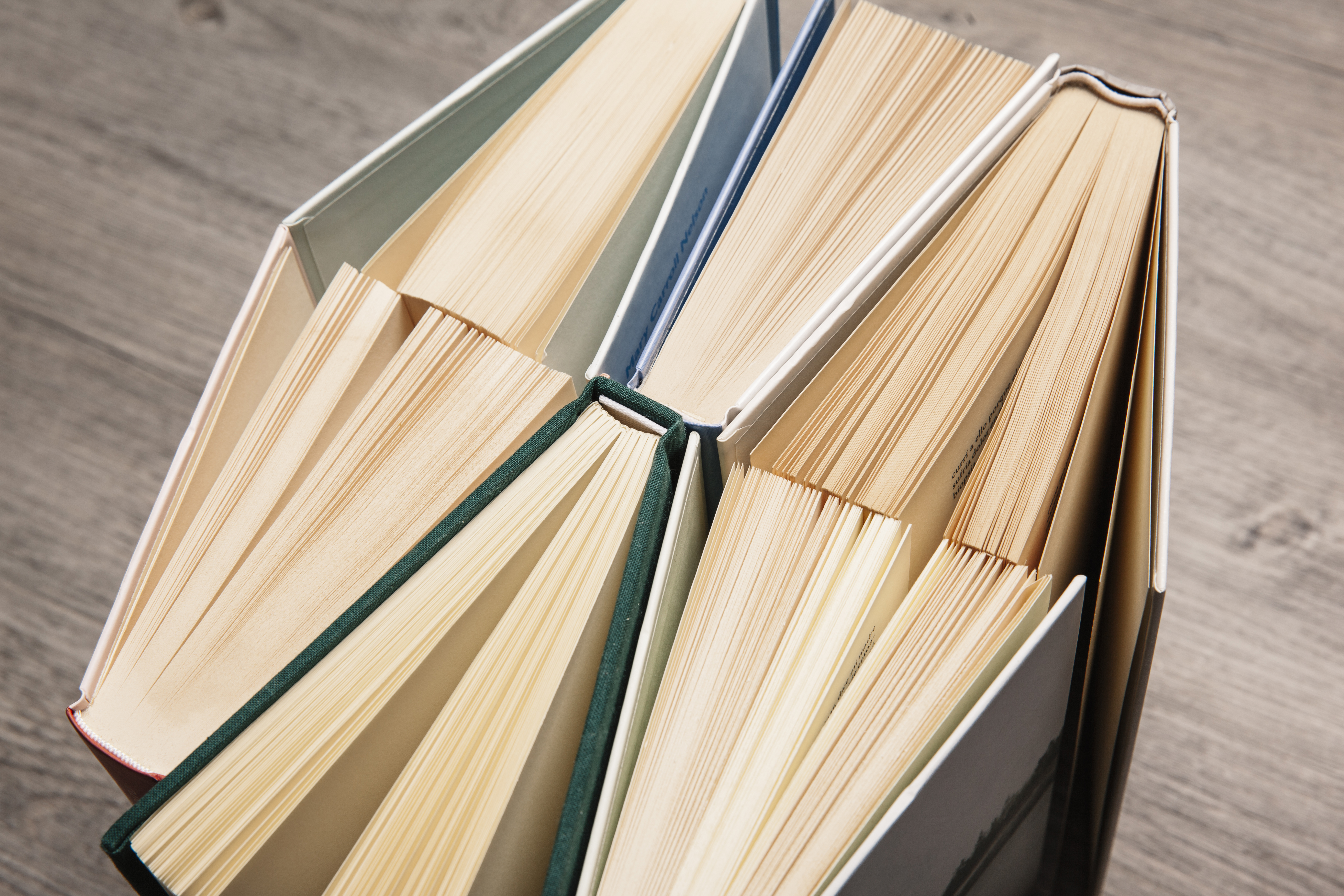 Verificación del estado de un libro usado antes de comprarlo