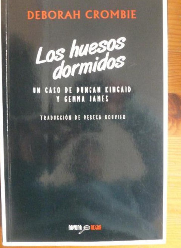 Portada del libro de Los huesos dormidos (NAVONA NEGRA)