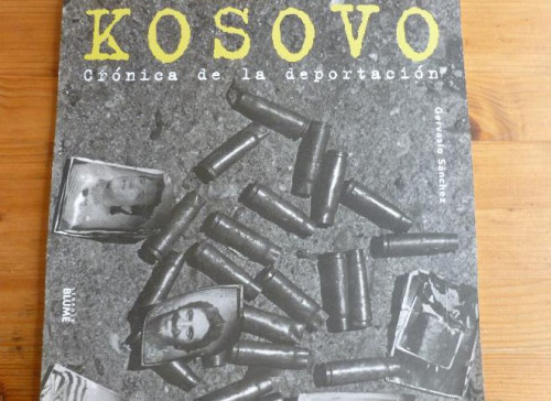 Portada del libro de KOSOVO CRONICA DE LA DEPORTACION. GERVASIO SANCHEZ. BLUME. 1999 SIN PAGINAR