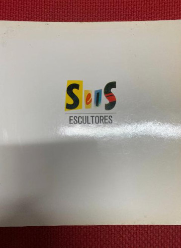 Portada del libro de SEIS ESCULTORES. MADRID, PALACIO DE CRISTAL DEL PARQUE DEL RETIRO. 1984. MINISTERIO DE CULTURA.