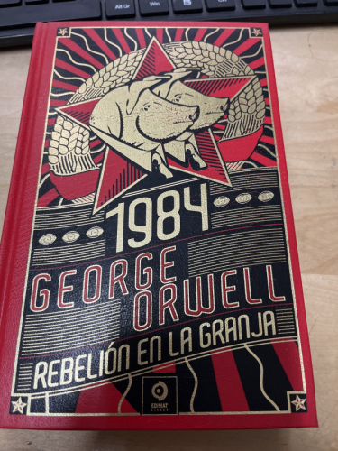 Portada del libro de REBELIÓN EN LA GRANJA