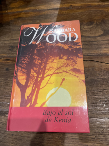 Portada del libro de BAJO EL SOL DE KENIA 