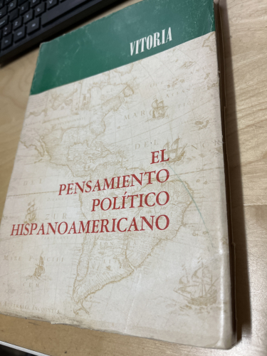 Portada del libro de El Pensamiento Político Hispanoamericano - Francisco de Vitoria 1968 348pp