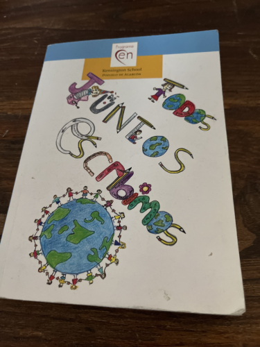 Portada del libro de TODOS JUNTOS ESCRIBIMOS- CUENTOS ESCRITOS POR NIÑOS CON CORAZÓN. 