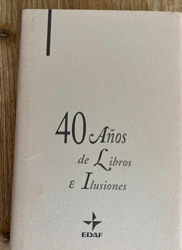 Portada del libro de 40 años de libros e ilusiones