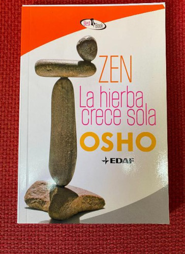 Portada del libro de Zen, La Hierba Crece Sola (Best Book)