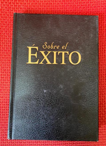 Portada del libro de SOBRE EL ÉXITO. TEMAS DE SUPERACIÓN PERSONAL. EDAF, 1996.