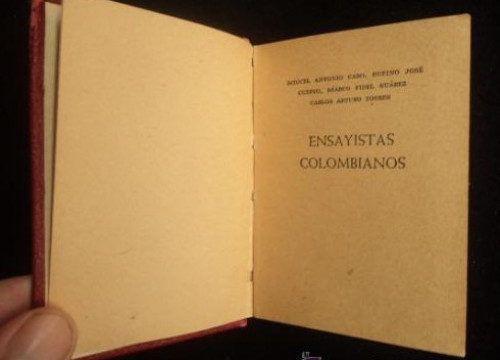 Portada del libro de COLECCION MINIATURA. ENSAYISTAS COLOMBIANOS. CARO, CUERVO, FIDEL SUAREZ Y TORRES. ED. CUMBRE. MEX.