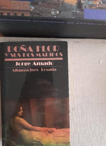 Portada del libro de Doña Flor y sus dos maridos - Jorge Amado alianza tres 1981