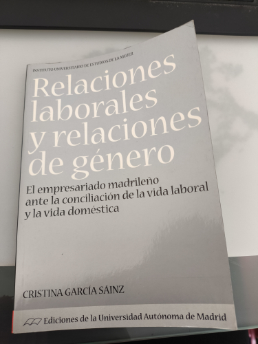 Portada del libro de Relaciones laborales y relaciones de género