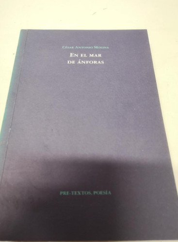 Portada del libro de En el mar de ánforas - Molina, César Antonio