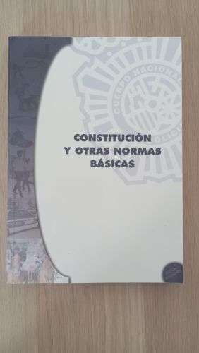 Portada del libro de Constitución y otras normas básicas 