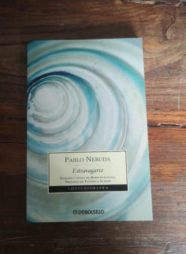 Portada del libro de Estravagario - Neruda, Pablo - Editorial debolsillo