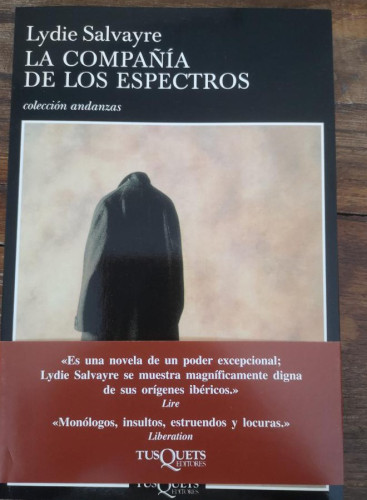 Portada del libro de La compañía de los espectros (Andanzas)