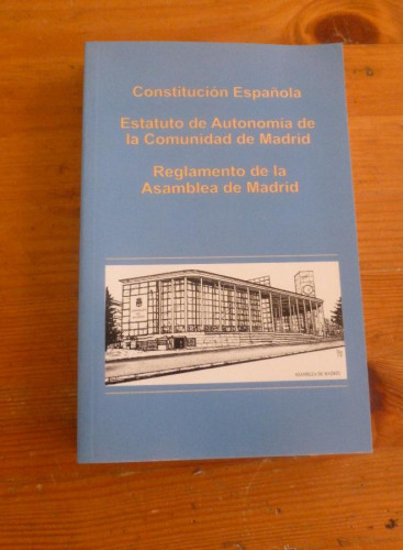 Portada del libro de ESTATUTO DE AUTONOMIA DE LA COMUNIDAD DE MADRID. REGLAMENTO ASAMBLEA. 2004 617 PAG