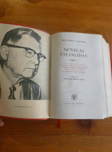 Portada del libro de NOVELAS ESCOGIDAS. ERLE STANLEY GARDNER.TOMO I. ED AGUILAR 1963 1494 PAG