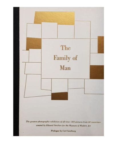 Portada del libro de The Family of Man.