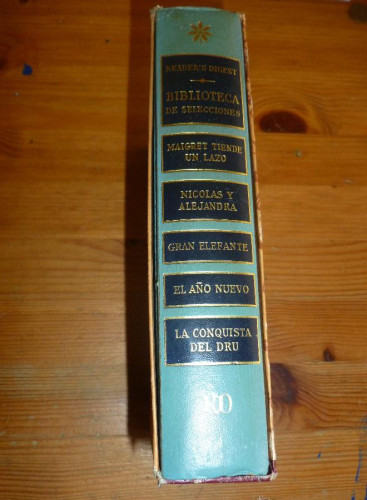 Portada del libro de GEORGES SIMENON. MASSIE, ALAN SCHOLEFIELD, PEARL S. BUCK,WALTER BONATTI.READER'S DIGEST 1969 502 pp