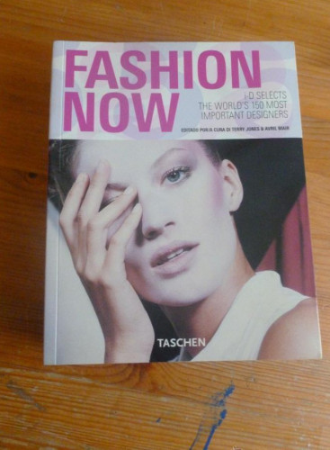 Portada del libro de Fashion now. Ediz. italiana, spagnola e portoghese (Klotz 25)