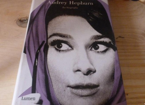 Portada del libro de Audrey Hepburn: La biografía