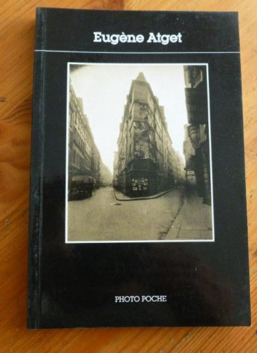 Portada del libro de Eugène Atget: Un choix de photographies extraites de la collection du Musée Carnavalet (Photo Poche)