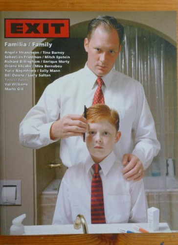 Portada del libro de EXIT. FAMILIA. FAMILY. 2005 ESPAÑOL E INGLES 170pp