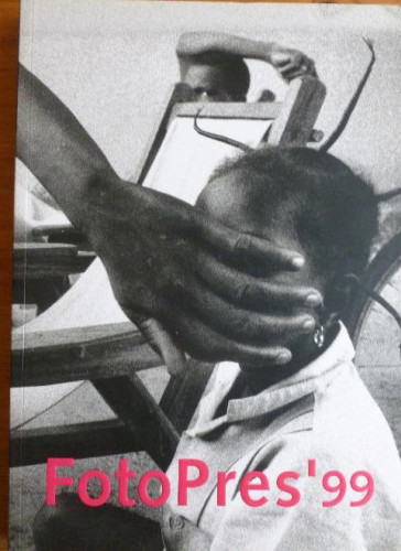 Portada del libro de FOTOPRESS'99. LA CAIXA. 1999 190pp