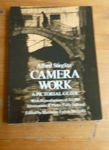Portada del libro de Camera Work : A Pictorial Guide Alfred Stieglitz Editorial: Dover Publications (1978) 152pp
