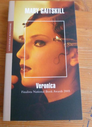 Portada del libro de Veronica (Random House)