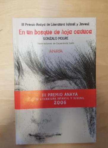 Portada del libro de En un bosque de hoja caduca (LITERATURA INFANTIL - Premio Anaya (Infantil))