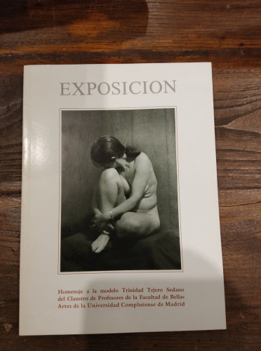 Portada del libro de HOMENAJE A LA MODELO TRINIDAD TEJERO SEDANO. 