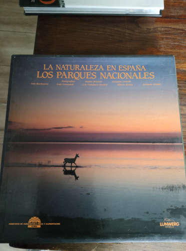 Portada del libro de LA NATURALEZA EN ESPAÑA, LOS PARQUES NACIONALES