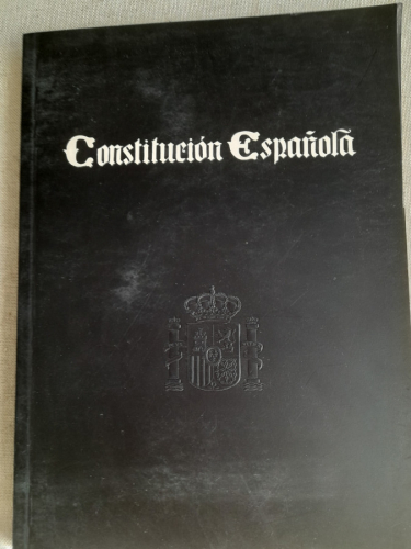 Portada del libro de Constitución española. 
