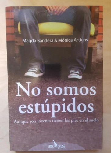 Portada del libro de No somos estúpidos