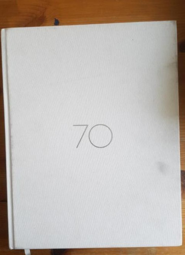 Portada del libro de URÍA MENENDEZ 70. EDICIÓN BILINGUE 70 ANIVERSARIO. 2000 204 pp
