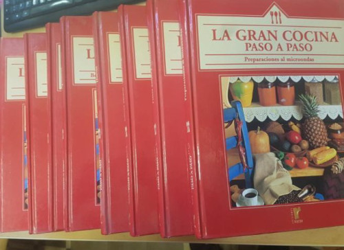 Portada del libro de LA GRAN COCINA PASO A PASO. OBRA COMPLETA EN 10 TOMOS. EDICIONES RUEDA. 2000