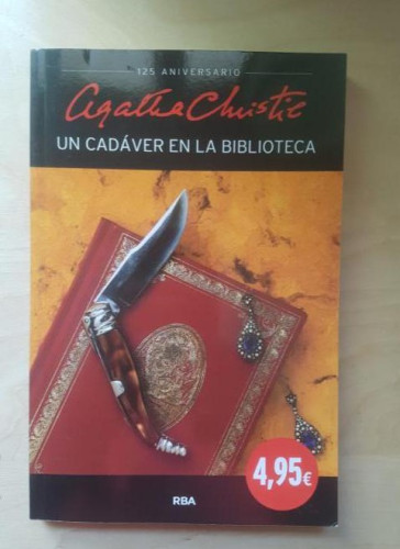 Portada del libro de Un cadáver en la biblioteca (OTROS FICCIÓN)