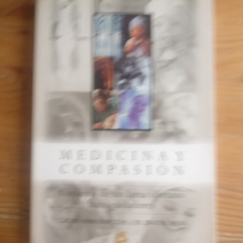 Portada del libro de Medicina y compasión Nyima Rinpoche, Chokyi/ R. Shlim, David Gaia (2006) 212pp