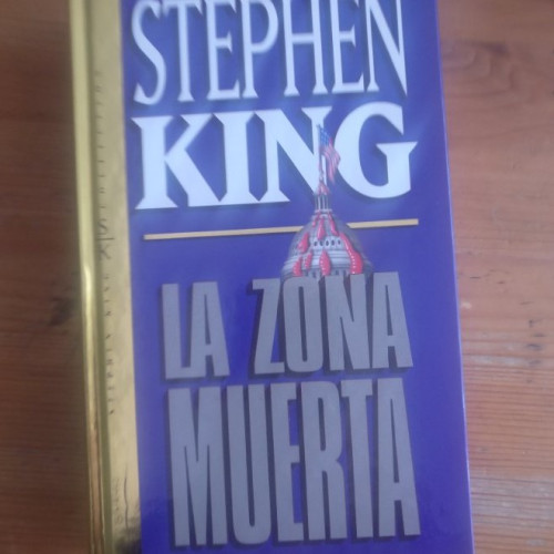 Portada del libro de LA ZONA MUERTA STEPHEN KING Publicado por ORBIS