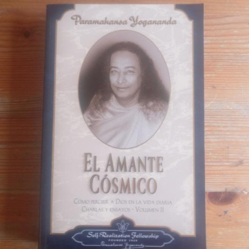 Portada del libro de El amante cósmico PARAMAHANSA YOGANANDA r Self Realization Fellowship (2004) 544pp