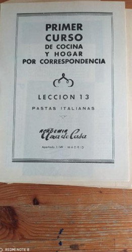 Portada del libro de CURSOS COMPLETOS DE COCINA Y HOGAR. ACADEMIA AMA DE CASA. 48 LECCIONES. INCOMPLETO