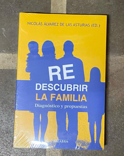 Portada del libro de Redescubrir La Familia (Mundo y cristianismo)