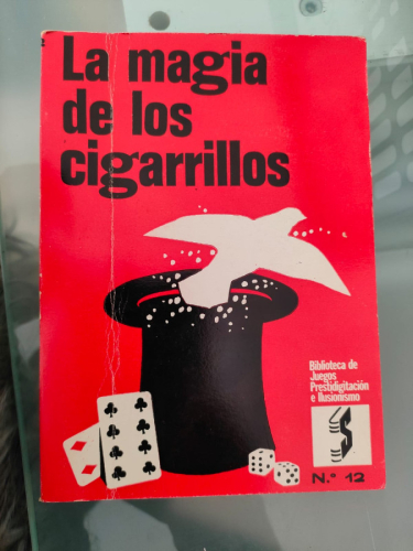 Portada del libro de LA MAGIA DE LOS CIGARRILLOS (Palma de Mallorca 1973) Biblioteca de Juegos, Prestidigitación e ilusionismo...