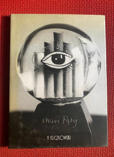 Portada del libro de MAN RAY
